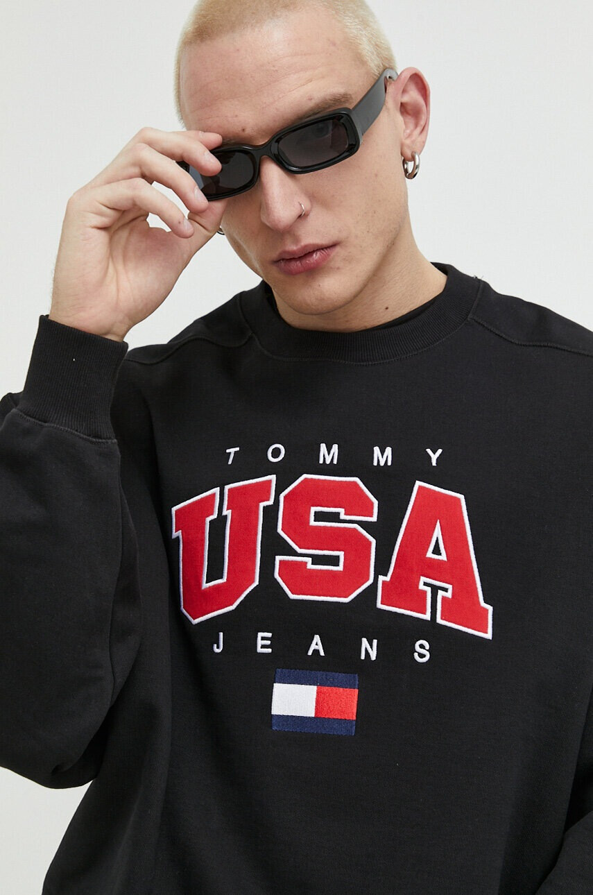 Tommy Jeans Суичър в черно с апликация - Pepit.bg