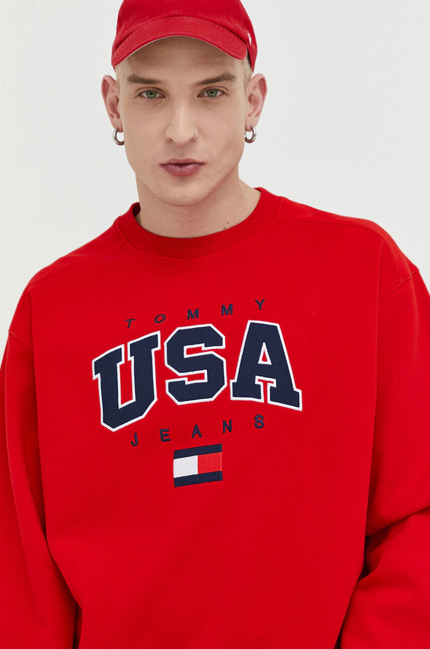 Tommy Jeans Суичър в червено с апликация - Pepit.bg
