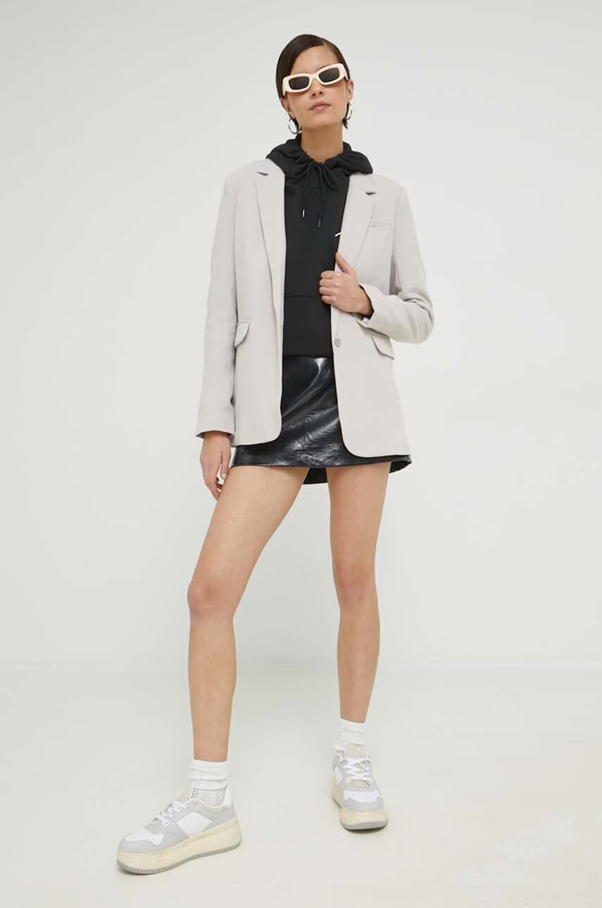 Tommy Jeans Суичър в сиво с апликация - Pepit.bg