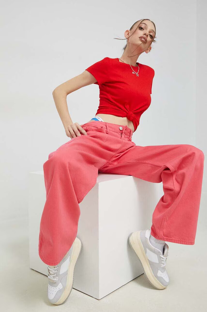 Tommy Jeans Тениска в червено - Pepit.bg