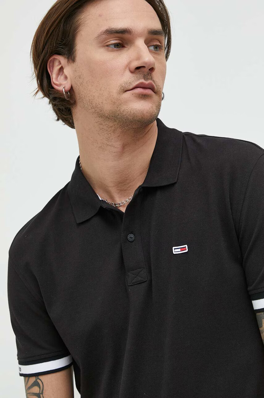 Tommy Jeans Тениска с яка в черно с апликация - Pepit.bg