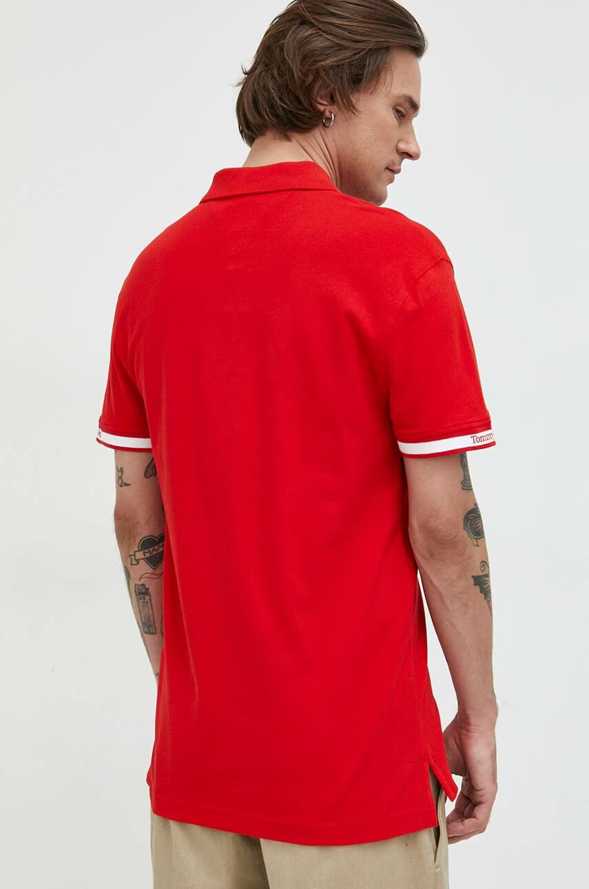 Tommy Jeans Тениска с яка в червено с апликация - Pepit.bg