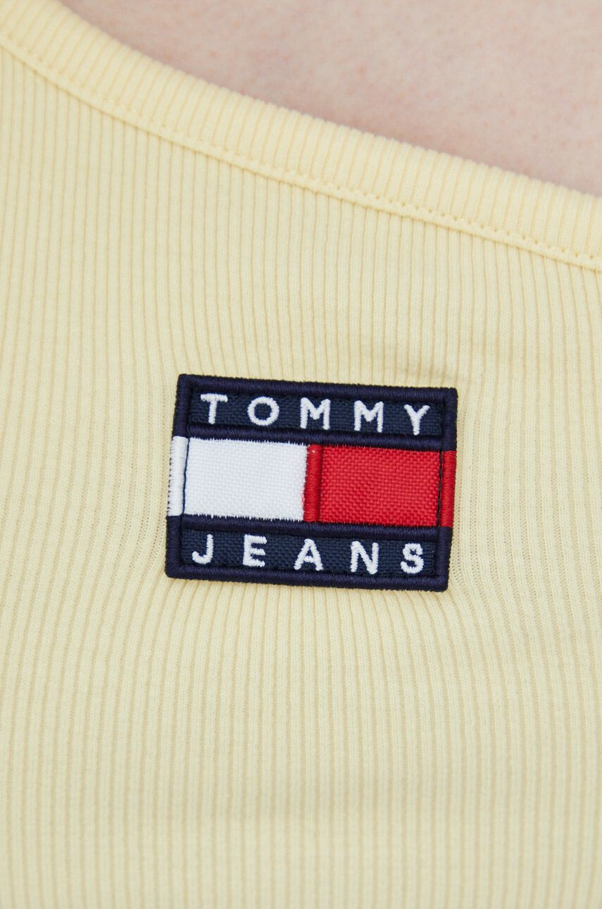 Tommy Jeans Топ дамски в жълто с голи рамене - Pepit.bg