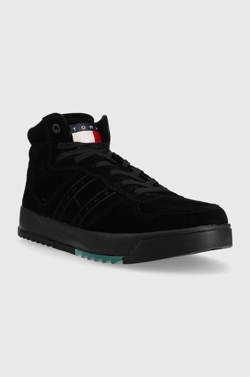 Tommy Jeans Велурени маратонки Suede Basket Midcut в черно - Pepit.bg