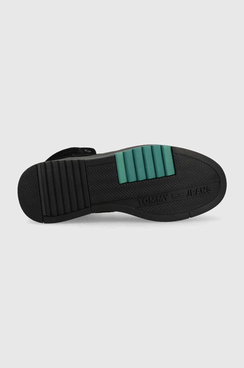 Tommy Jeans Велурени маратонки Suede Basket Midcut в черно - Pepit.bg