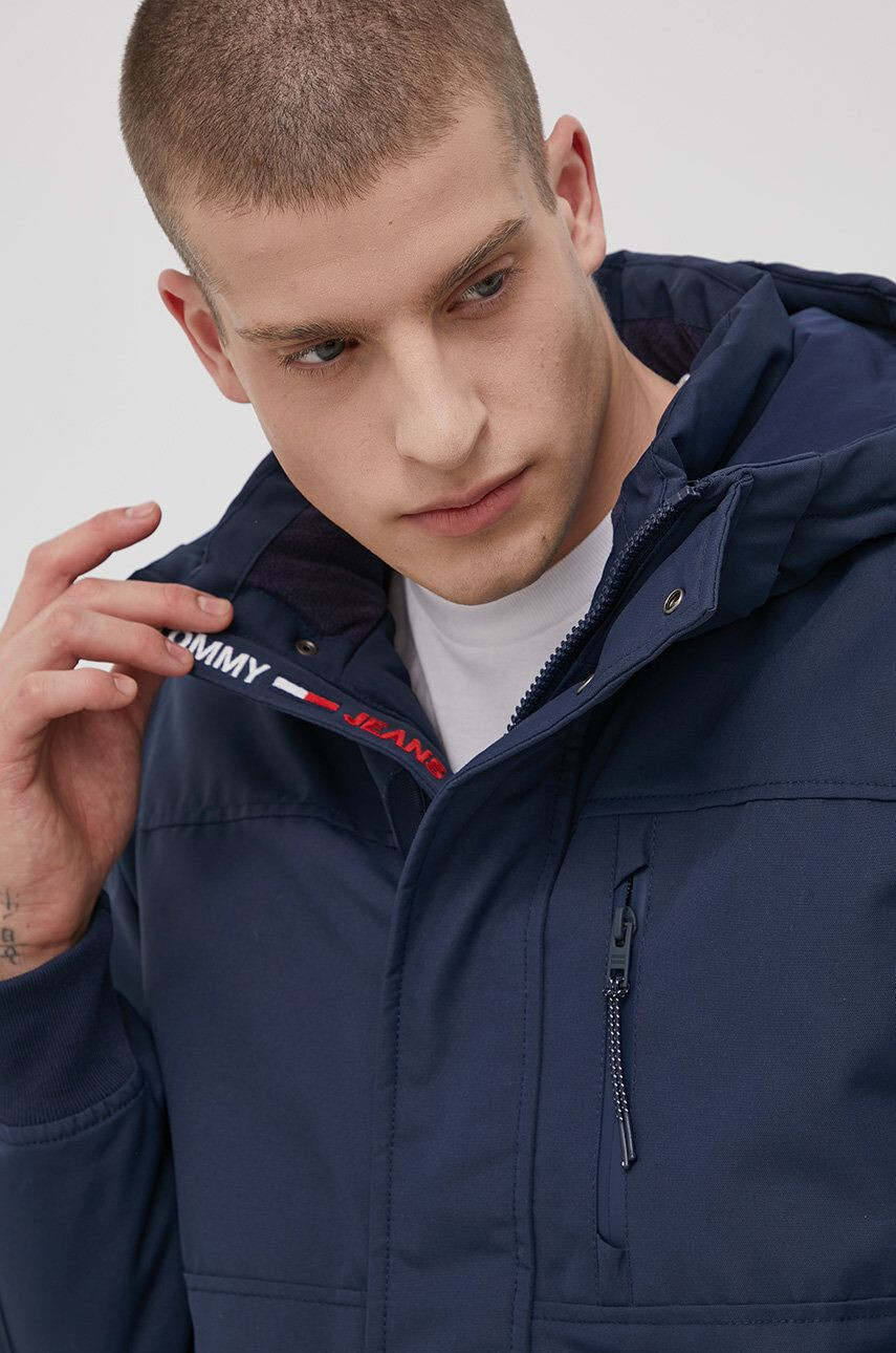 Tommy Jeans Яке в тъмносиньо със зимна изолация - Pepit.bg