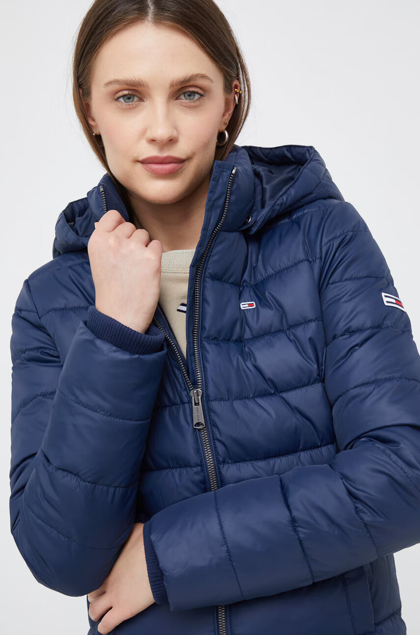 Tommy Jeans Яке в тъмносиньо със зимна изолация - Pepit.bg