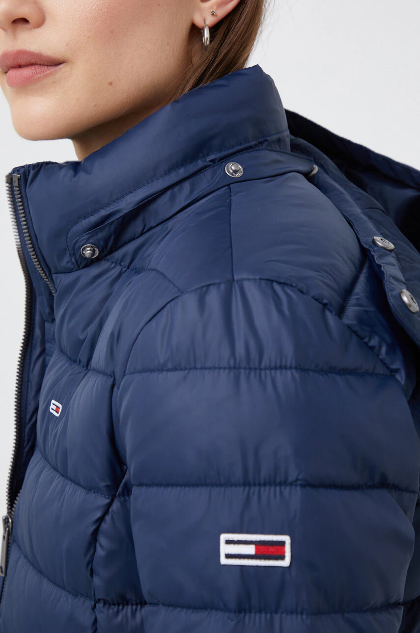 Tommy Jeans Яке в тъмносиньо със зимна изолация - Pepit.bg