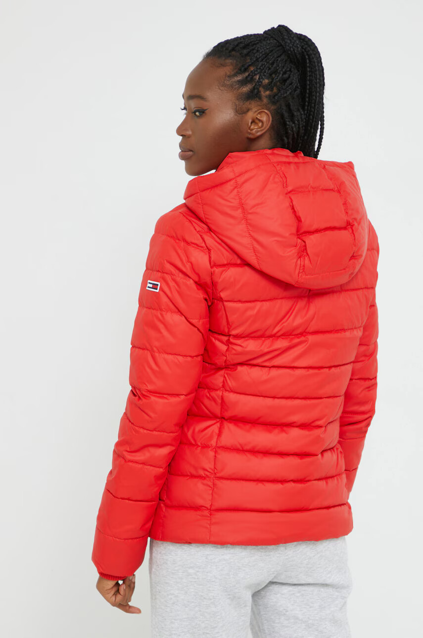 Tommy Jeans Яке в червено със зимна изолация - Pepit.bg