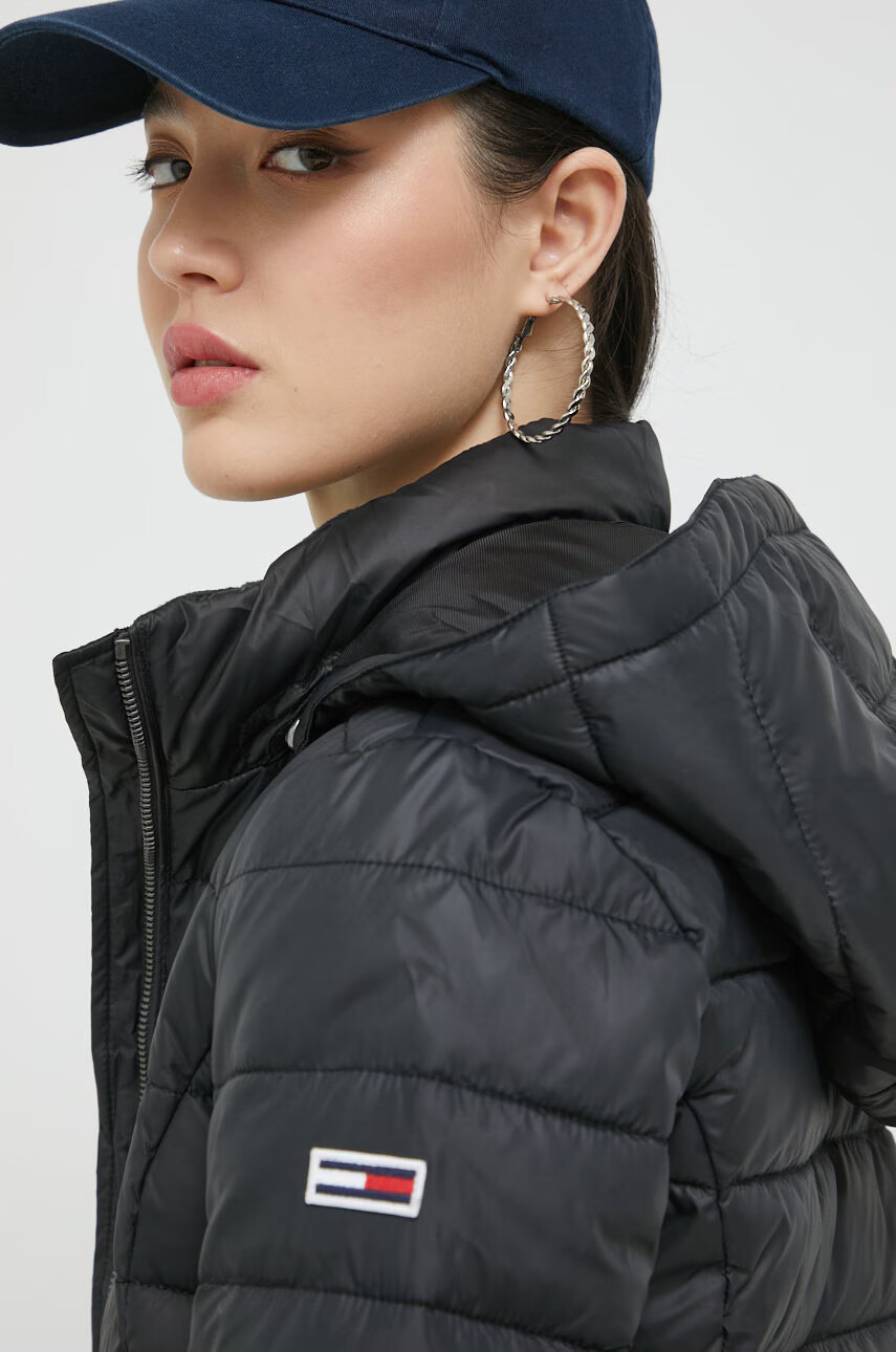 Tommy Jeans Яке в черно със зимна изолация - Pepit.bg