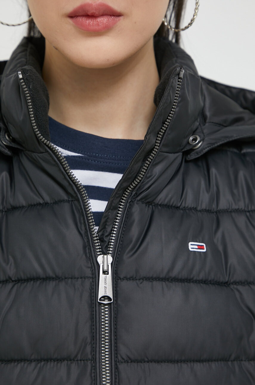 Tommy Jeans Яке в черно със зимна изолация - Pepit.bg