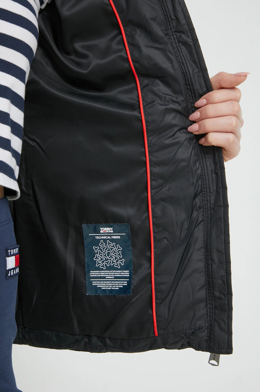 Tommy Jeans Яке в черно със зимна изолация - Pepit.bg