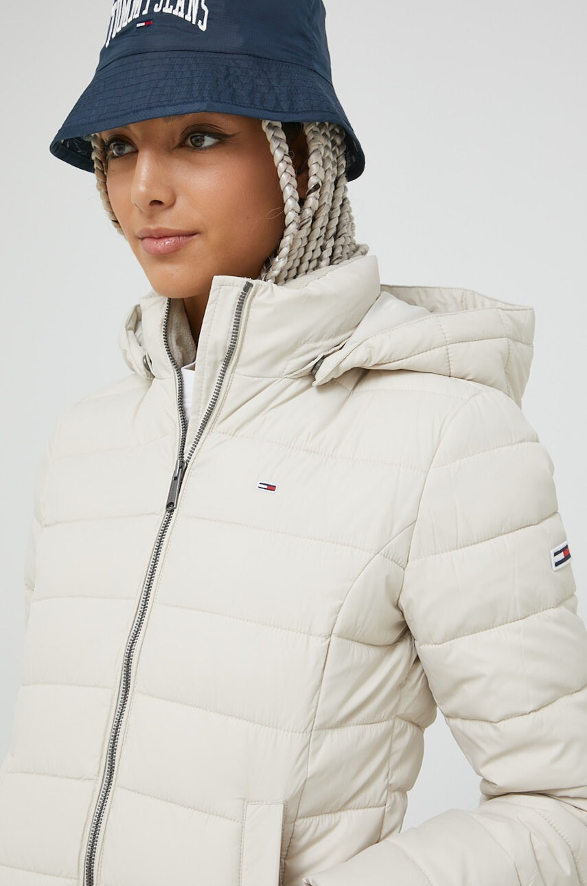 Tommy Jeans Яке в бежово със зимна изолация - Pepit.bg