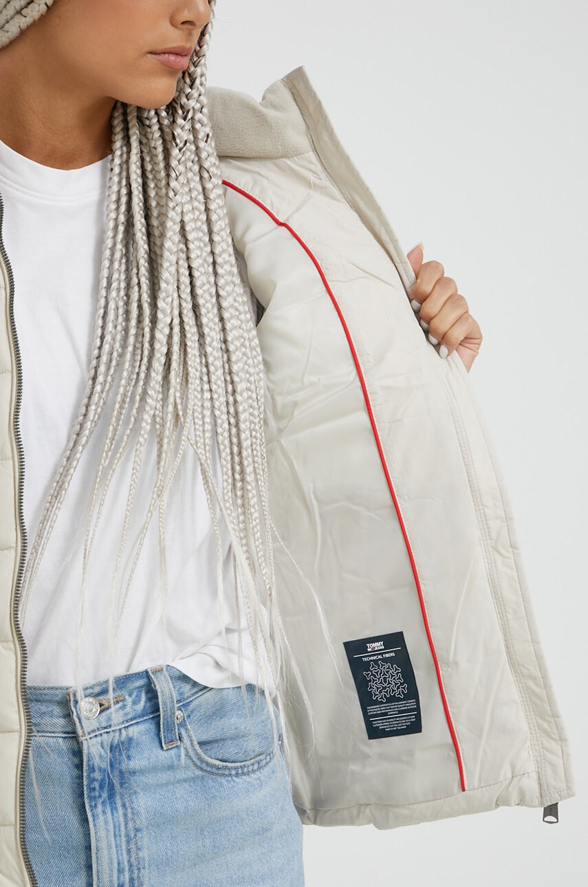 Tommy Jeans Яке в бежово със зимна изолация - Pepit.bg