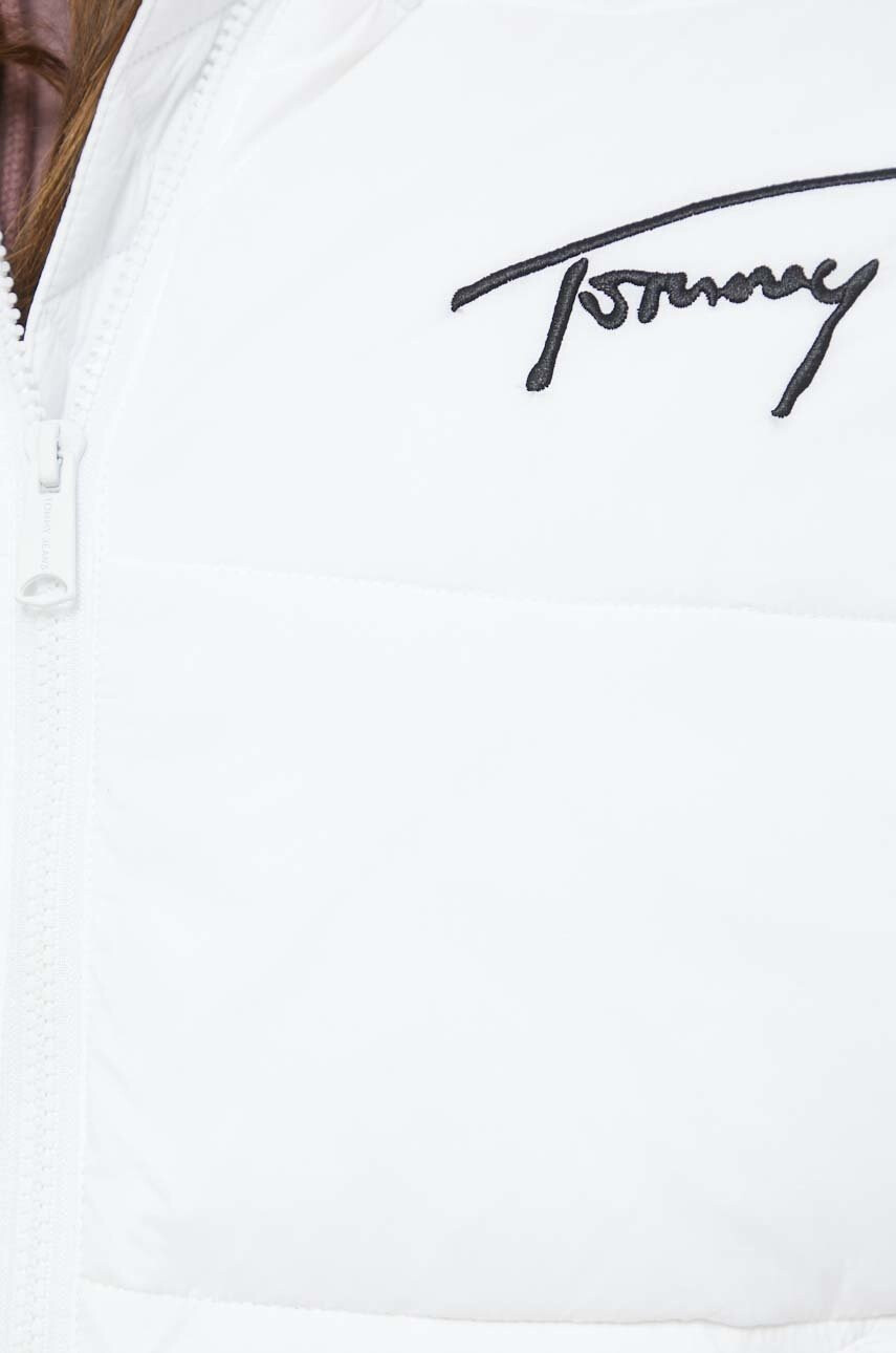 Tommy Jeans Яке в бяло със зимна изолация с уголемена кройка - Pepit.bg