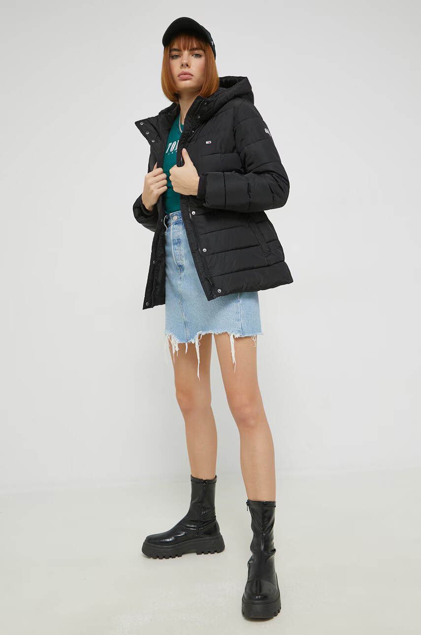Tommy Jeans Яке в черно със зимна изолация - Pepit.bg