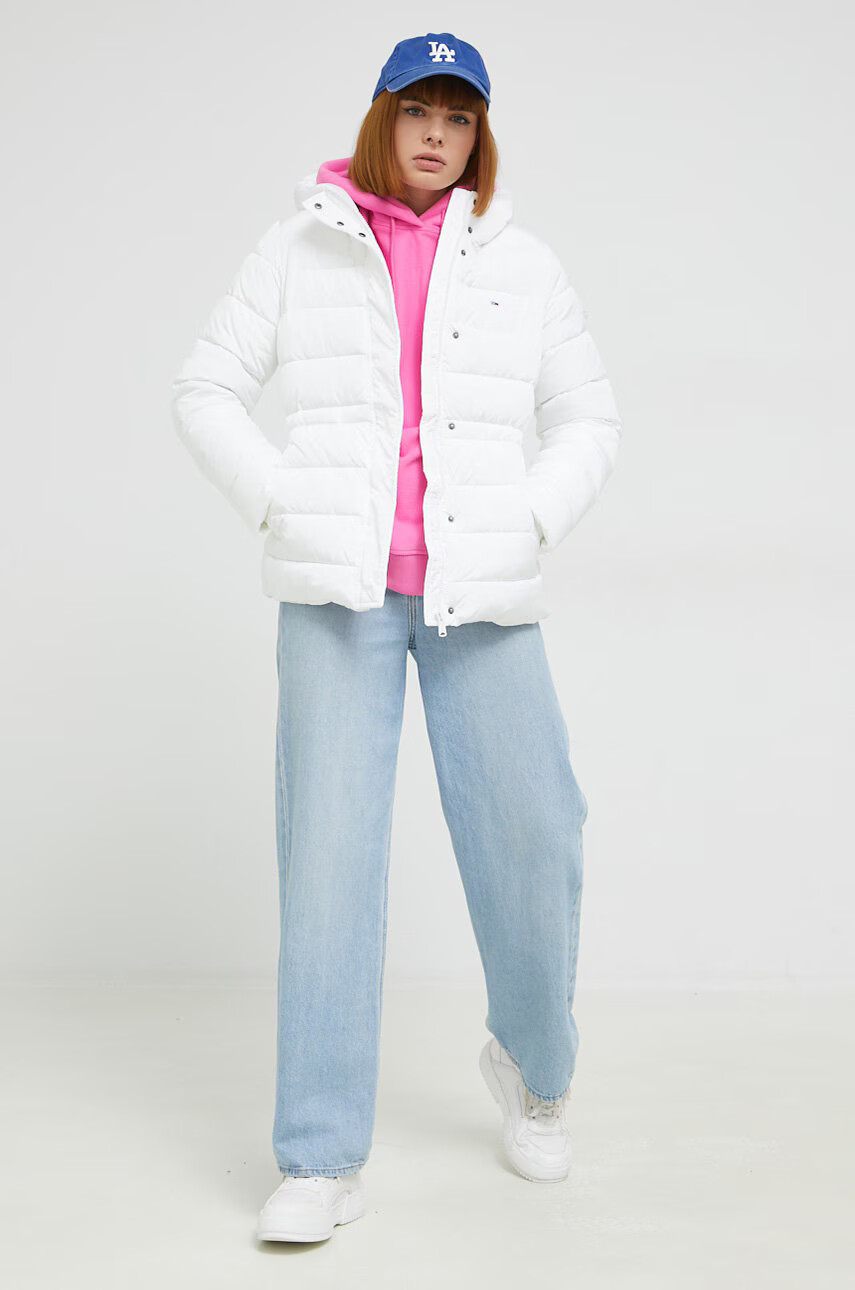 Tommy Jeans Яке в бяло със зимна изолация - Pepit.bg