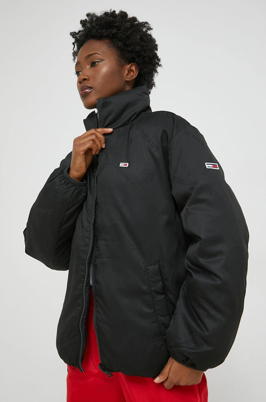 Tommy Jeans Яке с две лица в черно с преходна изолация - Pepit.bg