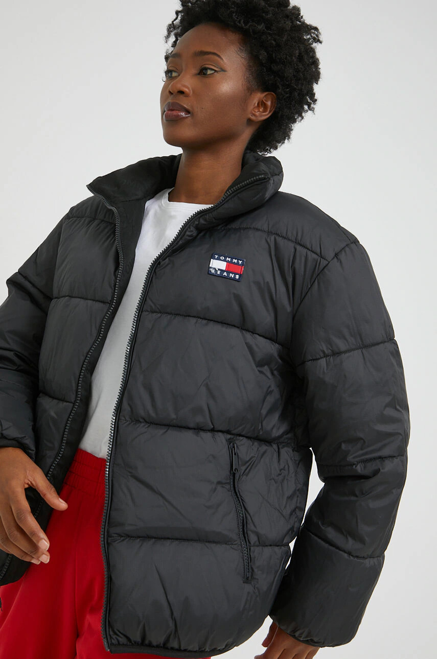 Tommy Jeans Яке с две лица в черно с преходна изолация - Pepit.bg