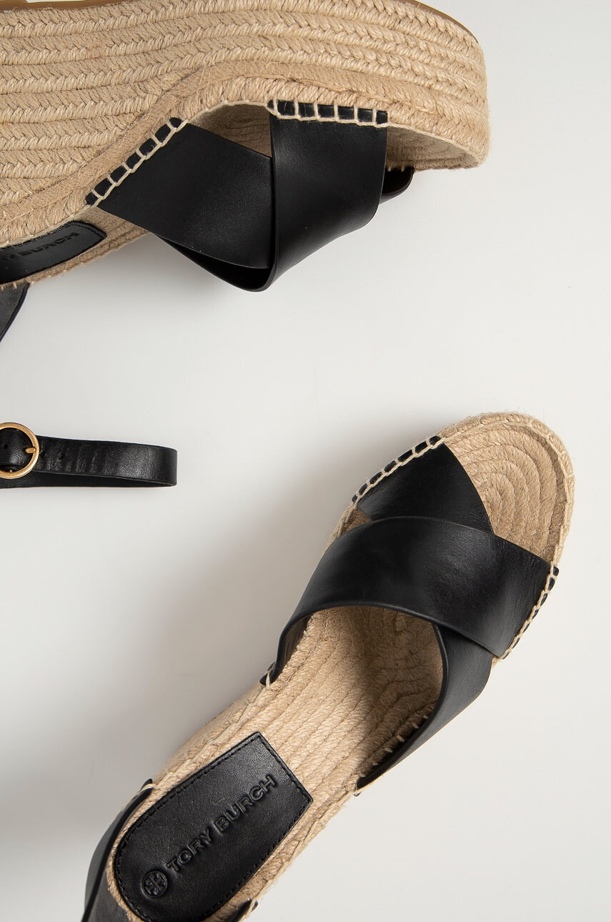 Tory Burch Кожени сандали в черно със скосена платформа - Pepit.bg