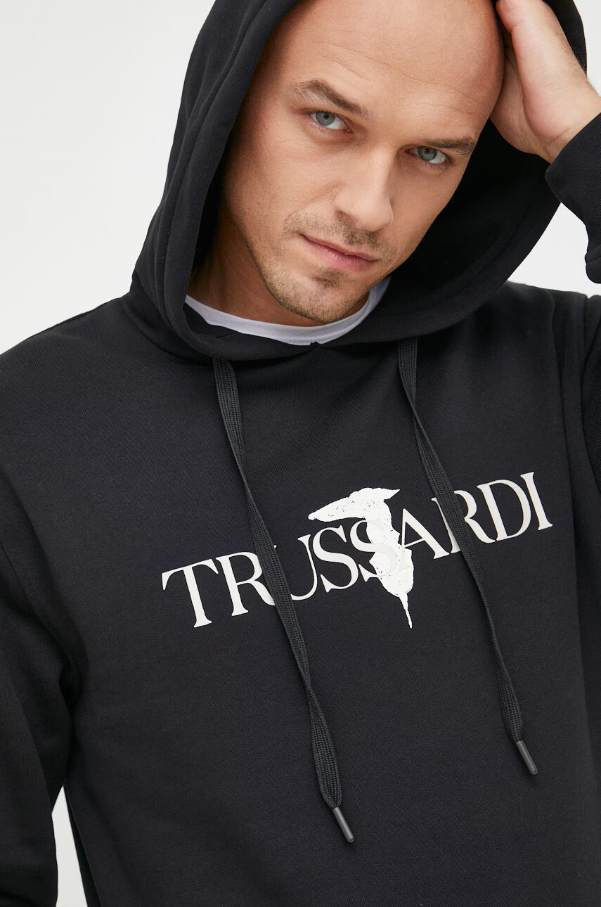 Trussardi Памучен суичър в черно с качулка с принт - Pepit.bg