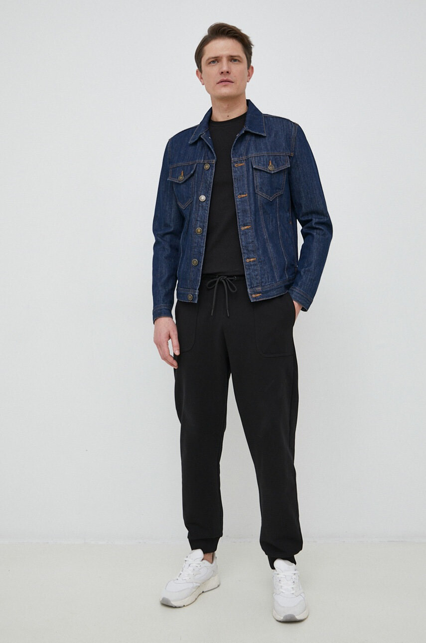 Trussardi Тениска в черно с изчистен дизайн - Pepit.bg