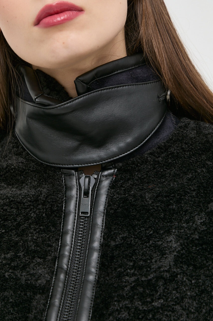 Trussardi Яке в черно с преходна изолация - Pepit.bg