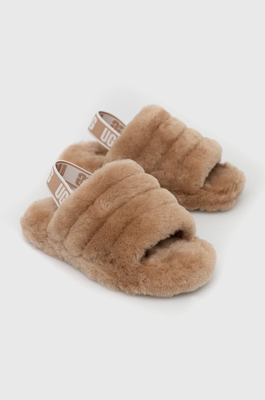 Ugg Детски вълнени пантофи Fluff Yeah Slide в кафяво - Pepit.bg