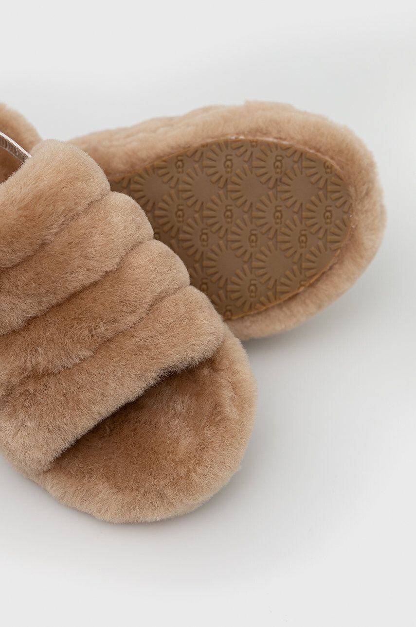 Ugg Детски вълнени пантофи Fluff Yeah Slide в кафяво - Pepit.bg