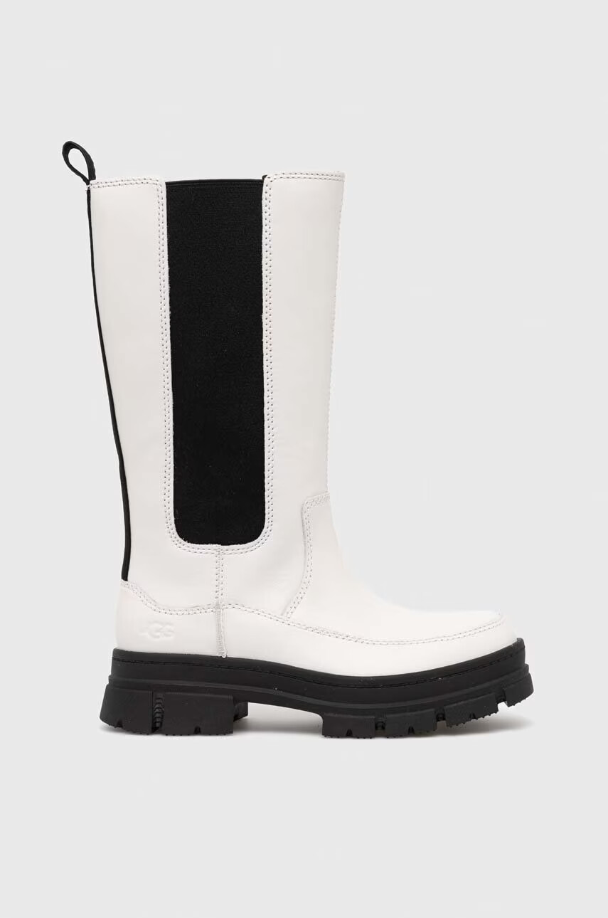 Ugg Кожени ботуши W Ashton High Chelsea в бяло с равна подметка - Pepit.bg
