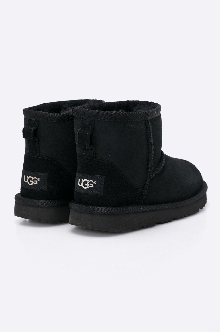 Ugg Зимни обувки в черно - Pepit.bg