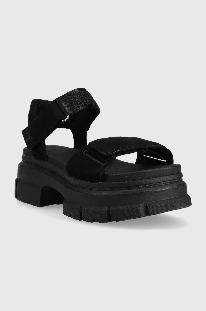 Ugg Сандали Ashton Ankle в черно с платформа 1136764 - Pepit.bg