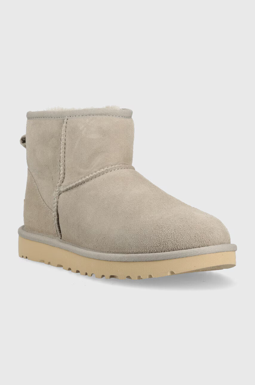 Ugg Велурени апрески W Classic Mini Ii в сиво - Pepit.bg