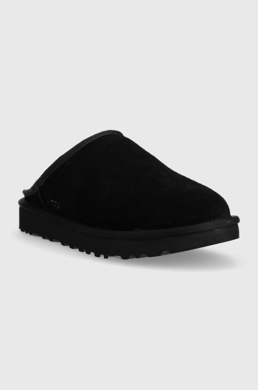 Ugg Велурени чехли M Classic Slip-on в черно - Pepit.bg