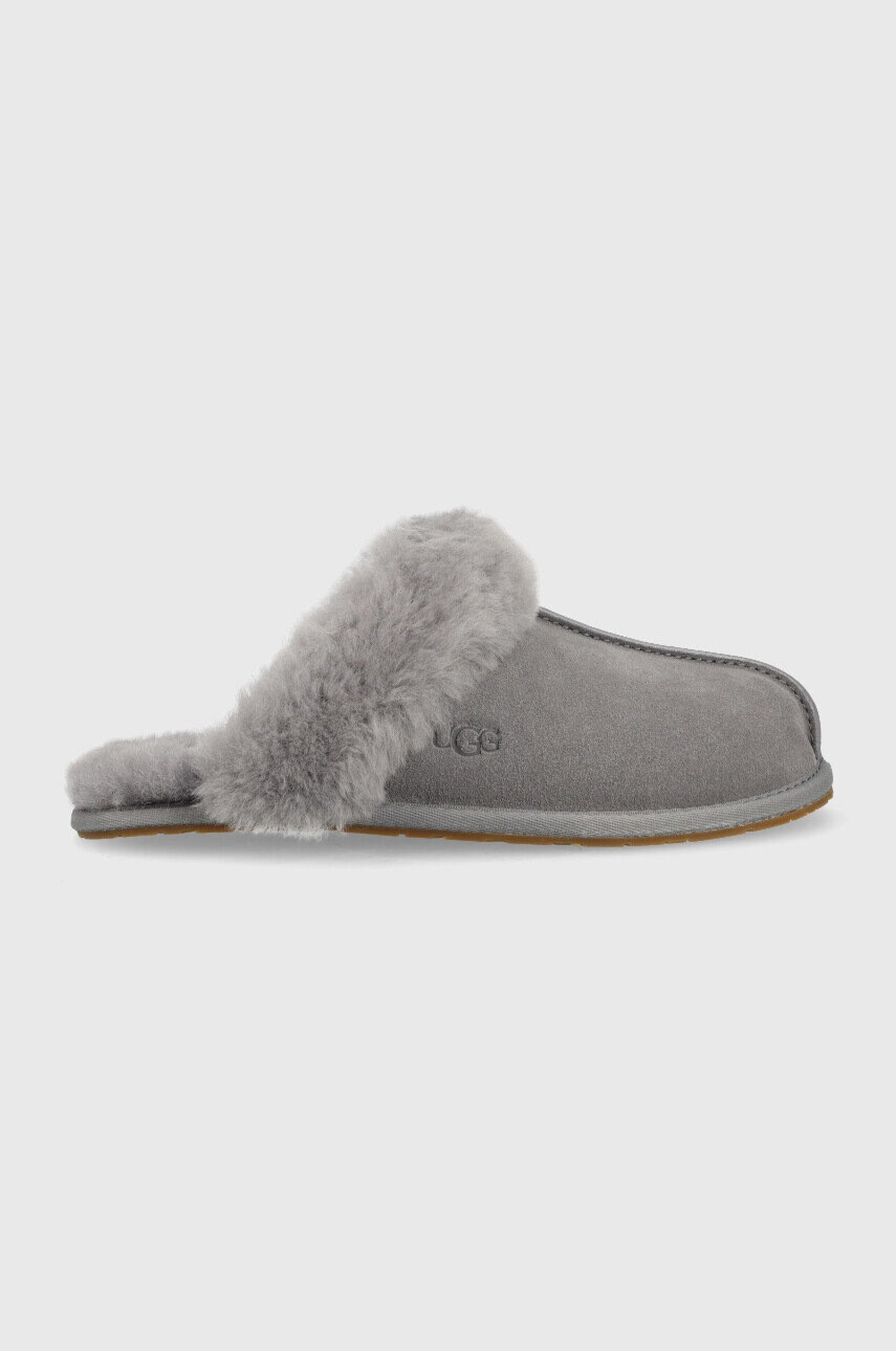 Ugg Велурени чехли W Scuffette Ii в сиво - Pepit.bg