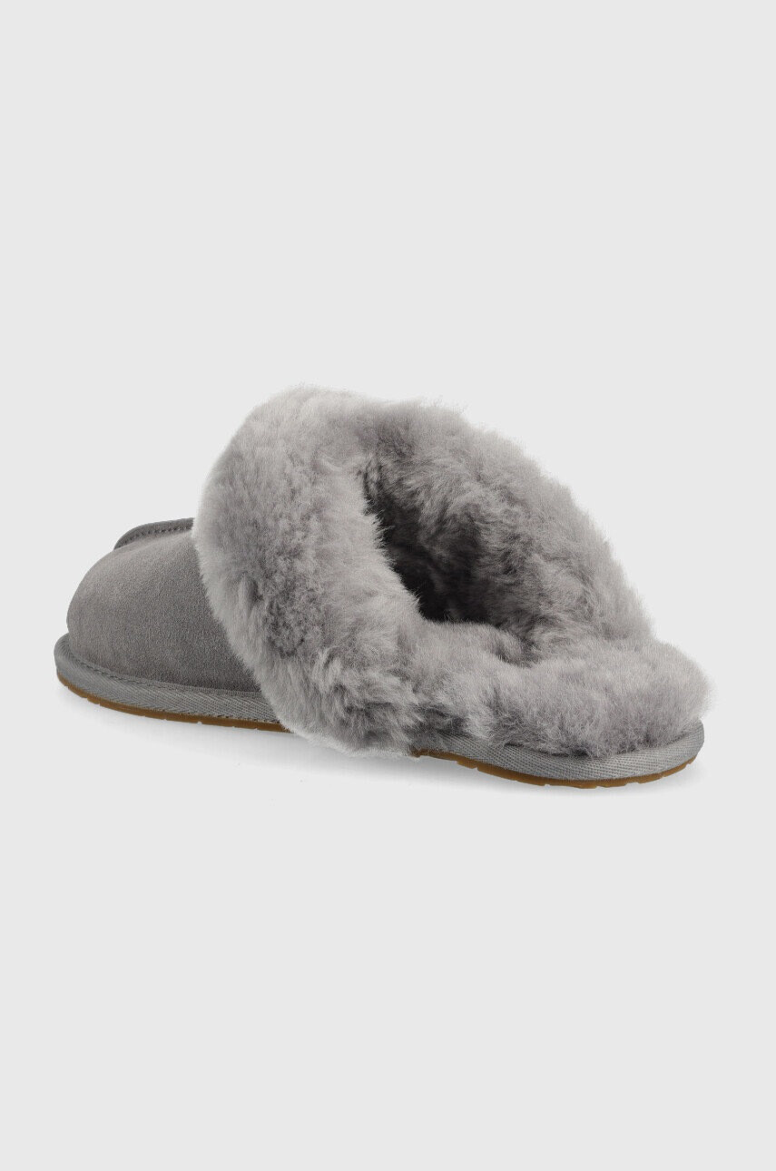 Ugg Велурени чехли W Scuffette Ii в сиво - Pepit.bg