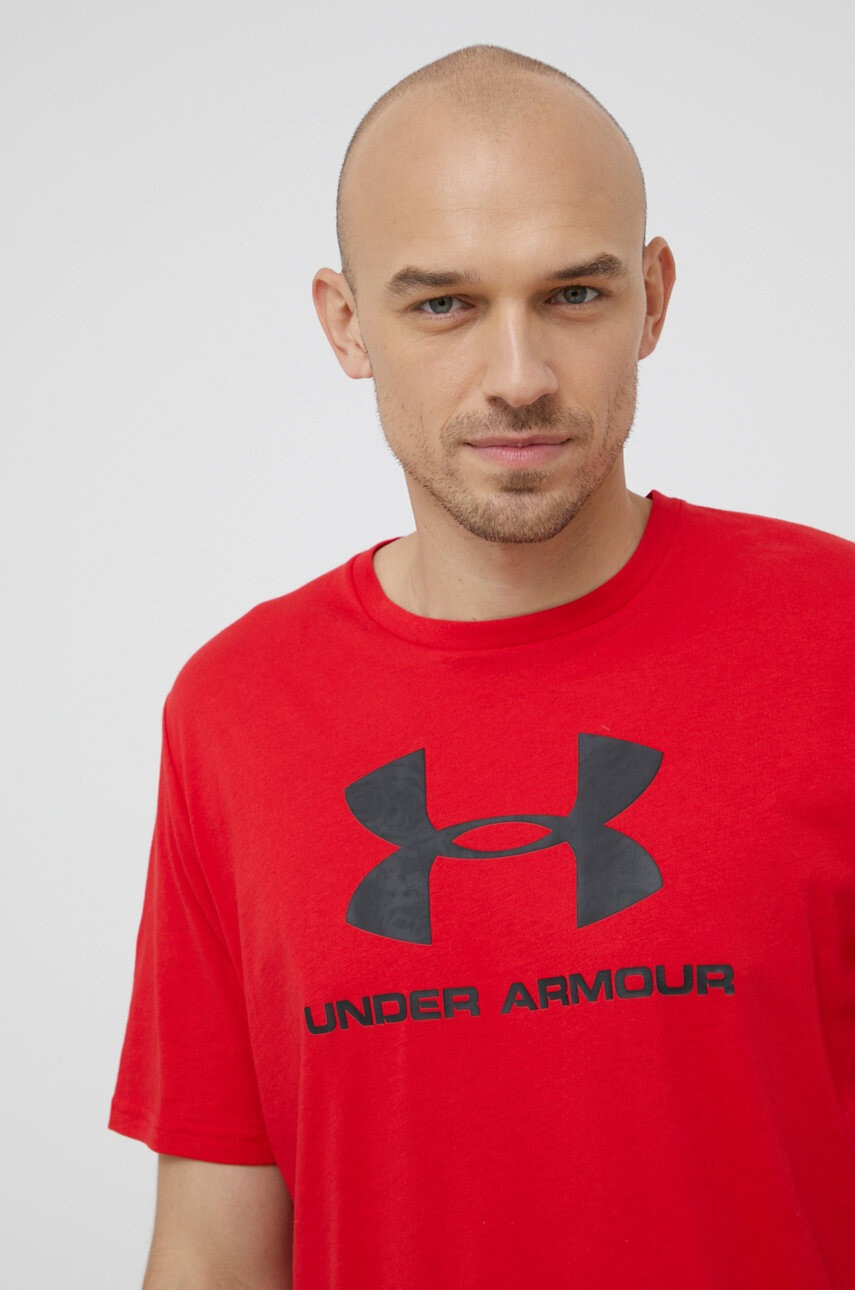 Under Armour 1329590 в червено с принт - Pepit.bg