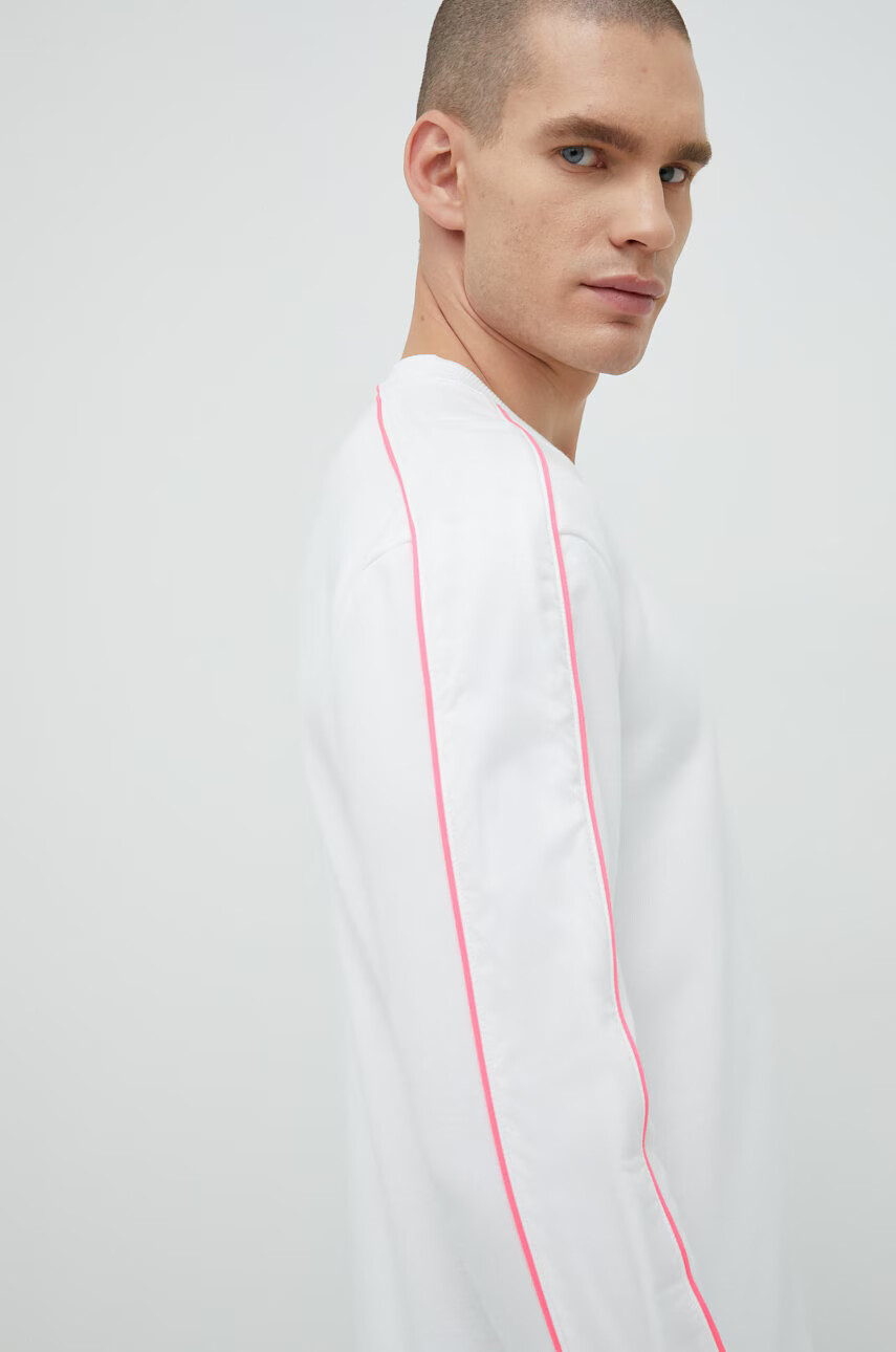 Under Armour Блуза с дълги ръкави за бягане в бяло - Pepit.bg