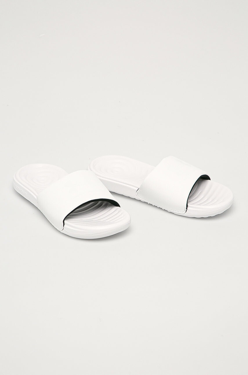 Under Armour Чехли 3023772 дамски в бяло - Pepit.bg