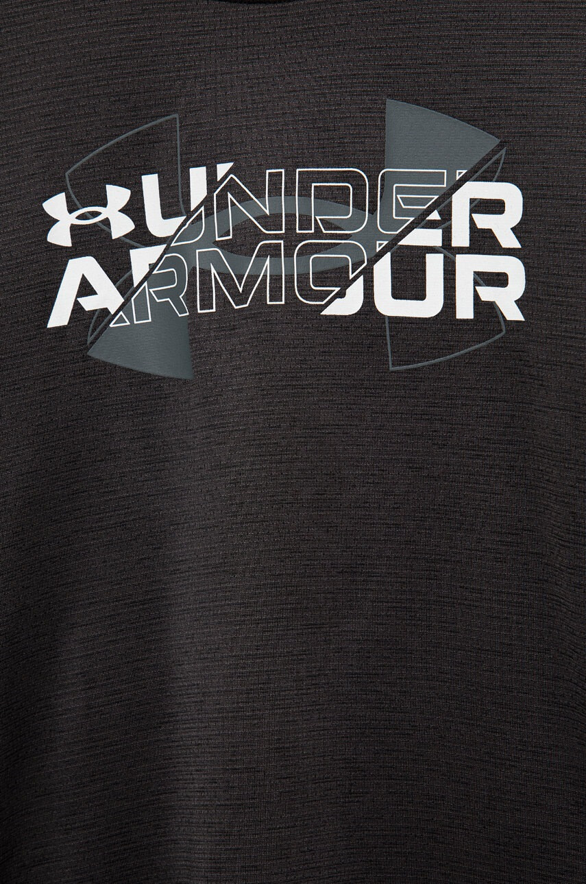 Under Armour Детска тениска 1361777 в черно с принт - Pepit.bg