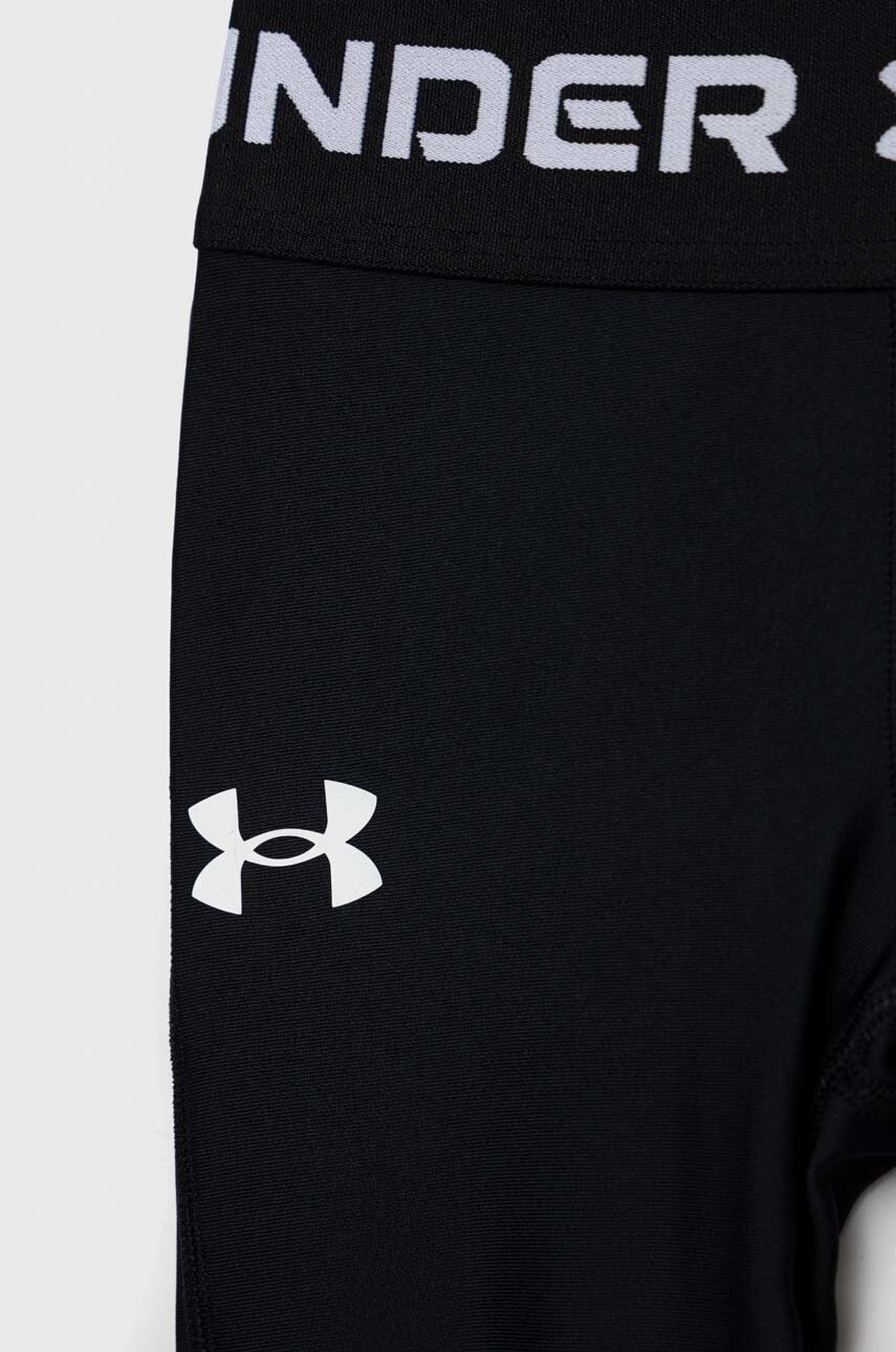 Under Armour Детски клин в черно с изчистен дизайн - Pepit.bg