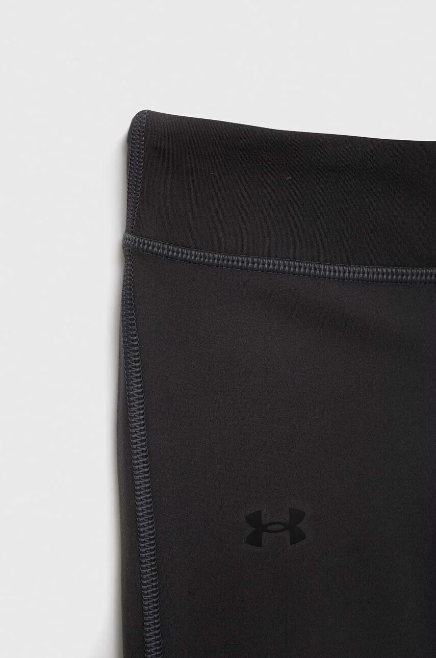 Under Armour Детски клин в сиво с изчистен дизайн - Pepit.bg