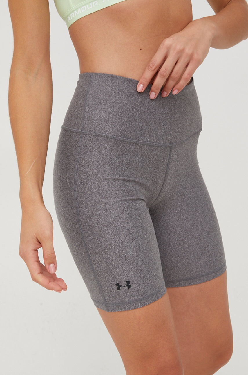 Under Armour Къс панталон за трениране - Pepit.bg