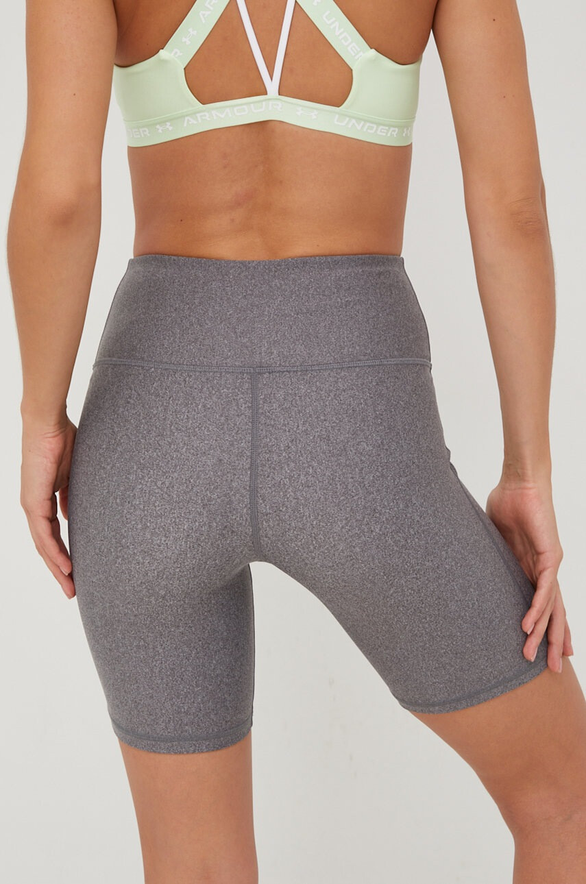 Under Armour Къс панталон за трениране - Pepit.bg