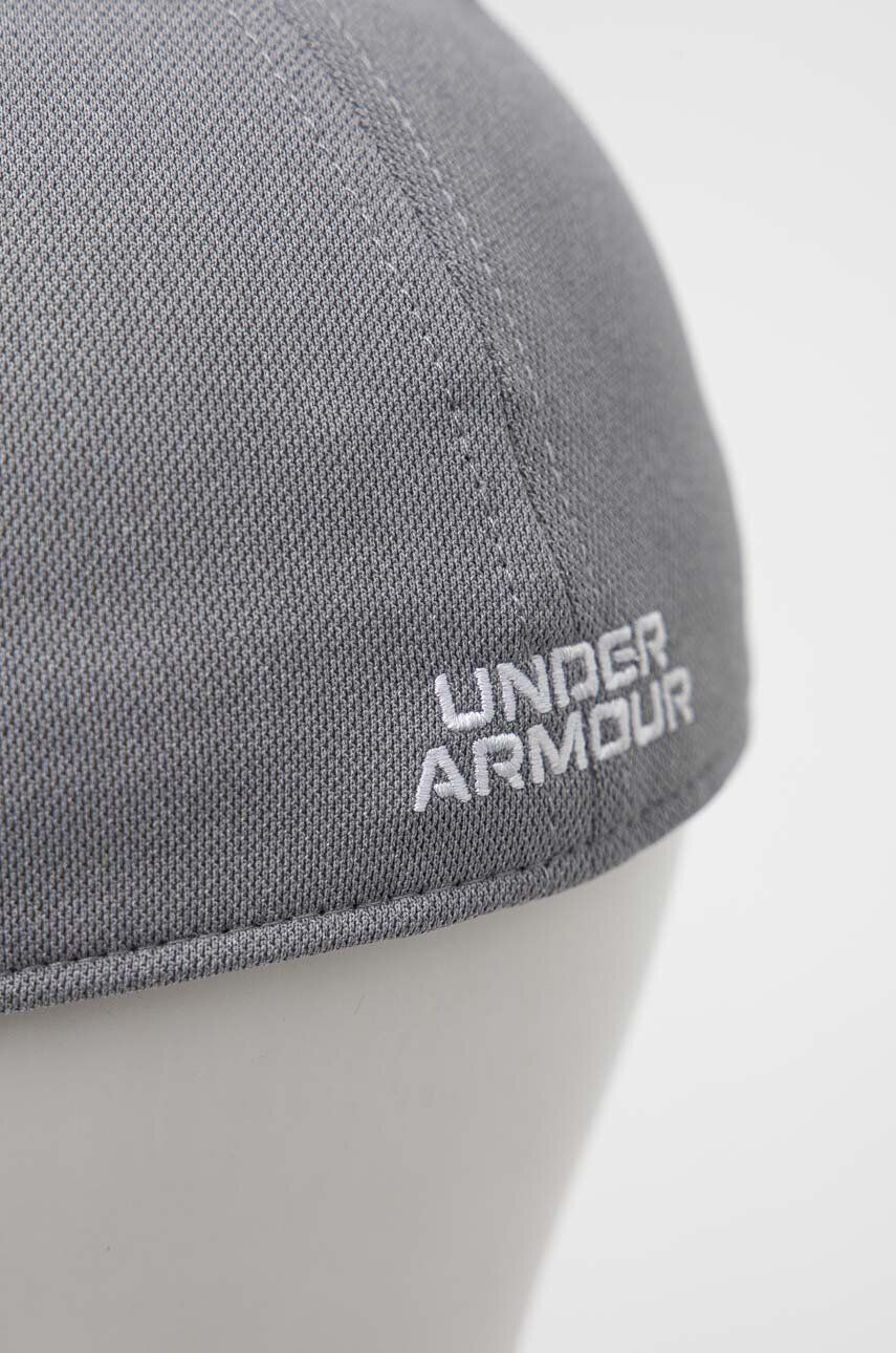 Under Armour Шапка с козирка в тъмносиньо с апликация - Pepit.bg