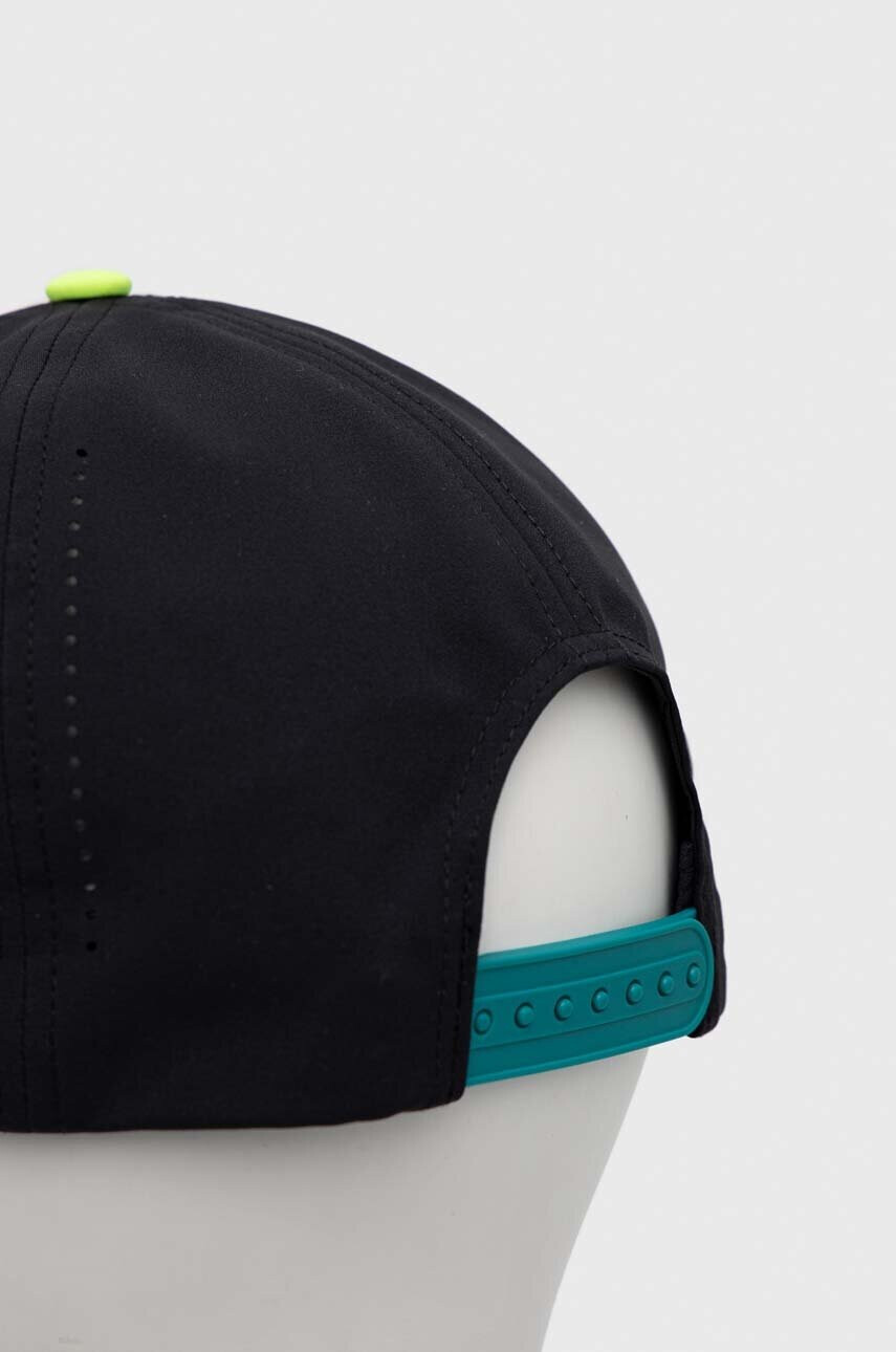 Under Armour Шапка с козирка в черно с десен - Pepit.bg