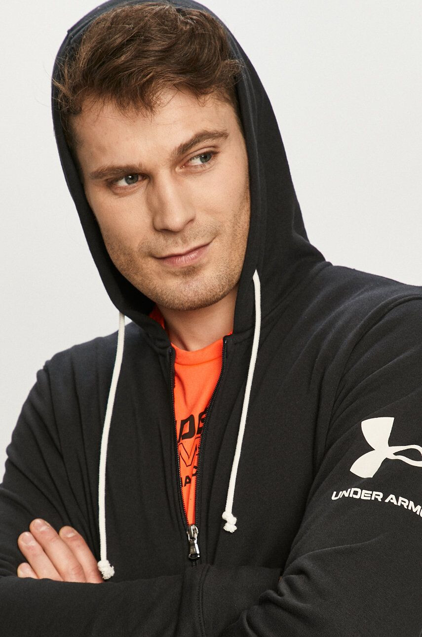 Under Armour Суичър в червено с качулка с принт - Pepit.bg