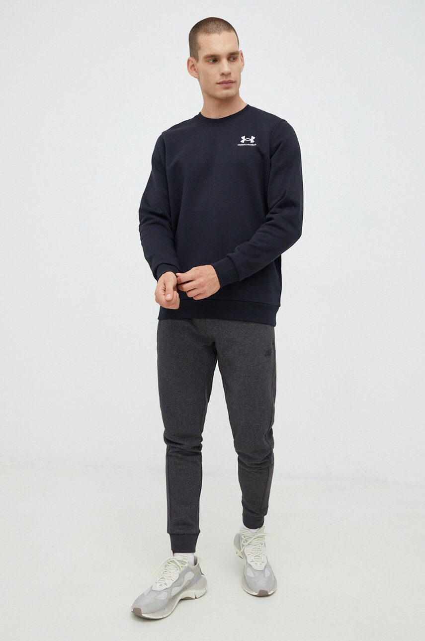 Under Armour Суичър в черно с изчистен дизайн - Pepit.bg