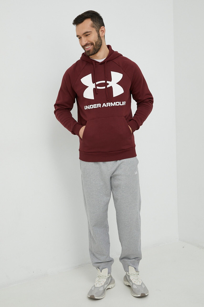 Under Armour Суичър в бордо с качулка с принт - Pepit.bg