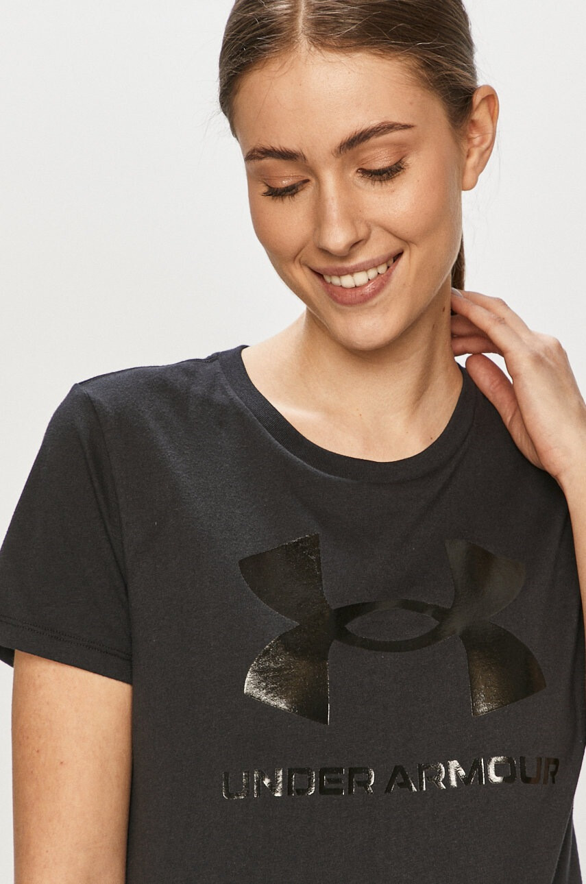 Under Armour Тениска в черно - Pepit.bg